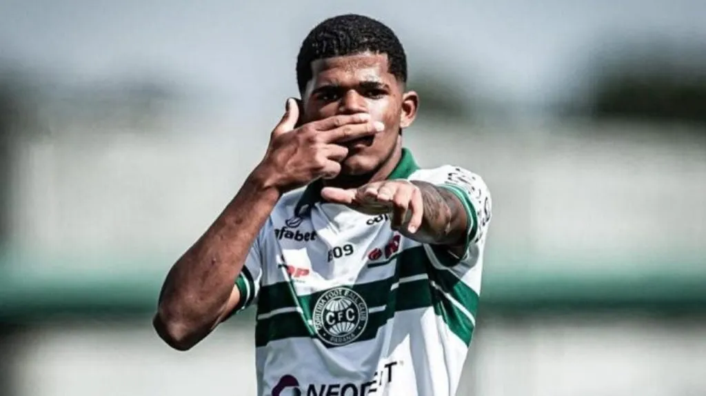 Foto: Divulgação/Coritiba – Whalacy em partida pelo Coritiba