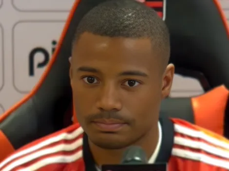 De la Cruz mal chega no Flamengo e já é obrigado a lembrar do passado