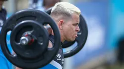 Soteldo foi o centro das atenções no treino do Grêmio desta 6ª - Foto: LUCAS UEBEL/GFPA
