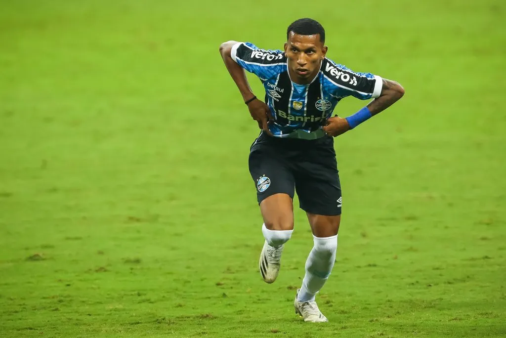 Léo Chú em ação pelo Grêmio em 2021, antes de embarcar para o futebol dos Estados Unidos – Foto: Pedro H. Tesch/AGIF