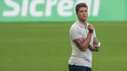 Thiago Carpini comandando a Inter de Limeira durante partida contra o Corinthians no estadio Arena Corinthians pelo campeonato Paulista 2021. Foto: Marcello Zambrana/AGIF