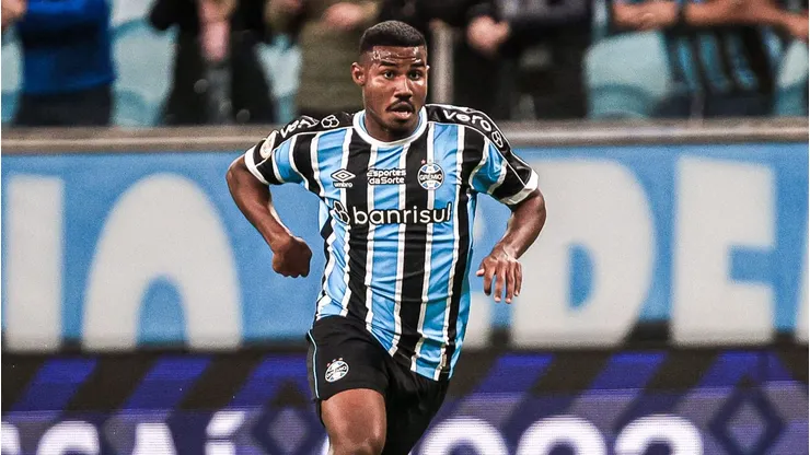 Cuiabano é a bola da vez na vitrine gremista - Foto: Maxi Franzoi/AGIF