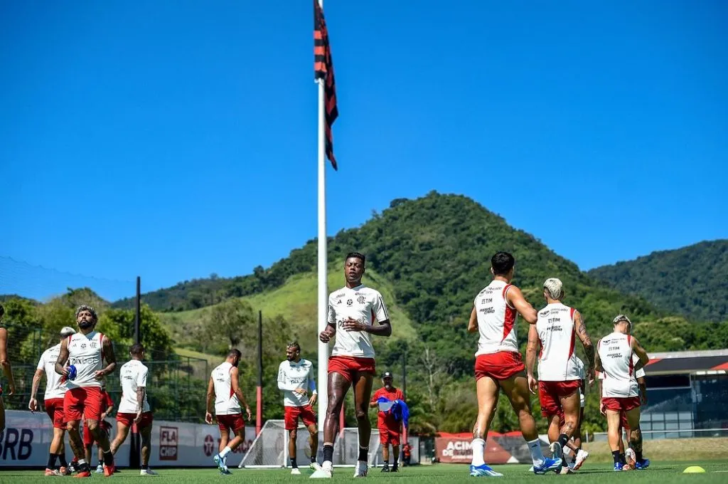 Elenco do Flamengo treinando no Ninho do Urubu. Foto: Marcelo Cortes / Flamengo