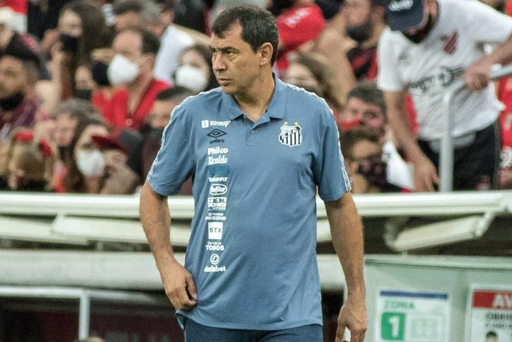 Foto: Robson Mafra/AGIF – Carille chegou para sua segunda passagem pelo Santos