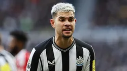 Foto: Ian MacNicol/Getty Images = Bruno Guimarães pelo Newcastle, em partida pela Premier League