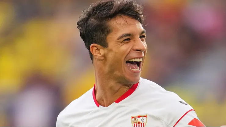 Óliver Torres, meia do Sevilla - Foto: Aitor Alcalde/Getty Images