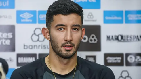 Villasanti, meia do Grêmio em coletiva - Foto: Lucas Uebel / Grêmio FBPA