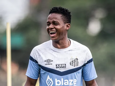 Cazares 'ignora' problemas extracampo e revela papel importante no Santos