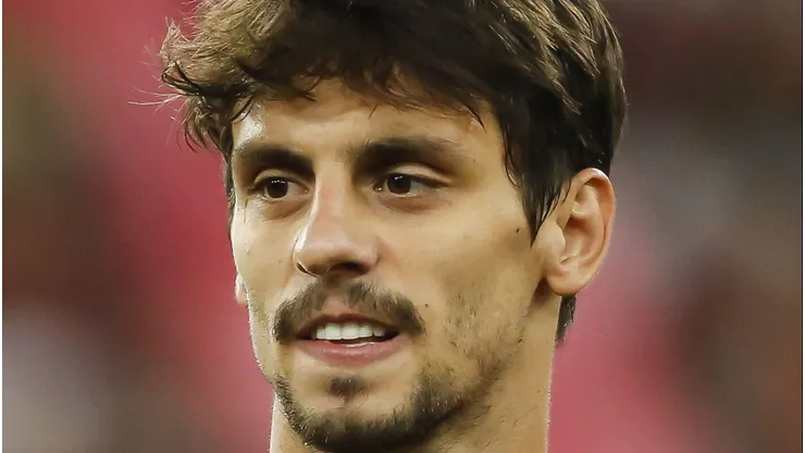 Rodrigo Caio está livre no mercado após encerrar o vínculo com o Flamengo