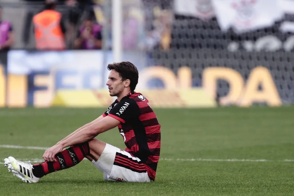Rodrigo Caio encerrou o vínculo com o Flamengo no fim de 2023. Foto: Ettore Chiereguini/AGIF