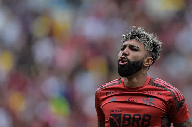 Gabigol vem recebendo críticas e elogios – Foto: Thiago Ribeiro/AGIF.