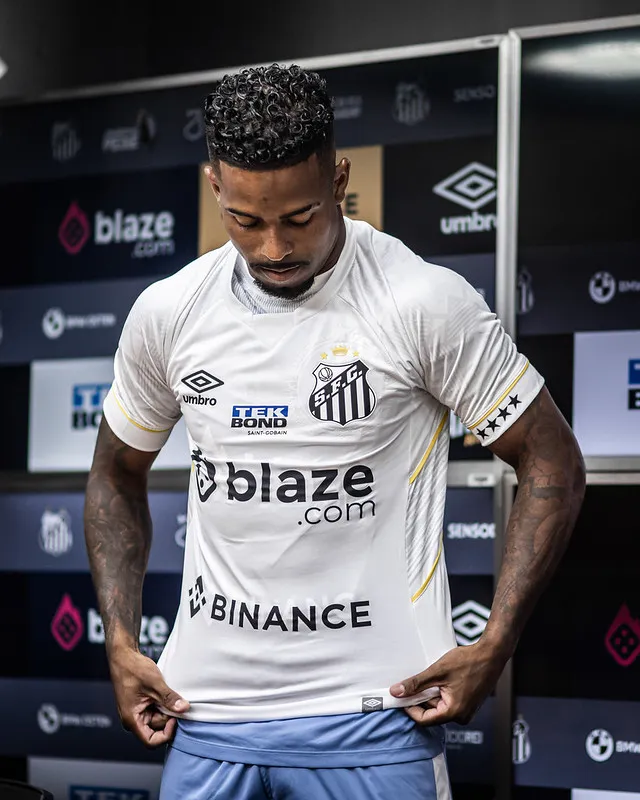 Coletiva do&nbsp;Hayner na Vila Belmiro – Fotos: Raul Baretta/ Santos FC.