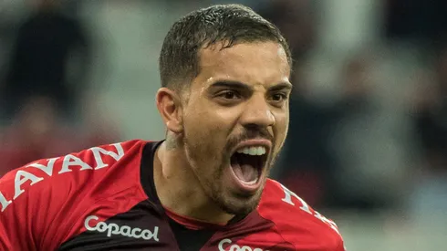 Foto: Robson Mafra/AGIF - Terans pelo Athletico-PR em partida pelo Campeonato Brasileiro de 2022