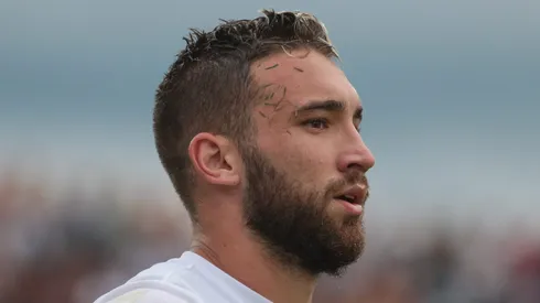Foto: Marcello Zambrana/AGIF - Léo Ortiz em partida pelo Red Bull Bragantino