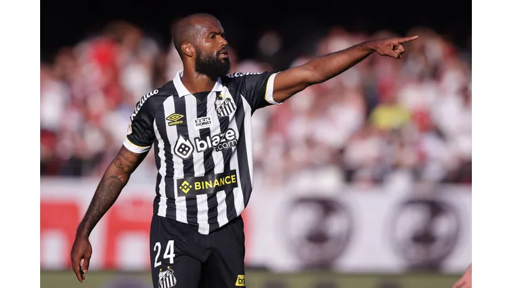 Messias e mais um zagueiro definiram futuro - Foto: Ettore Chiereguini/AGIF