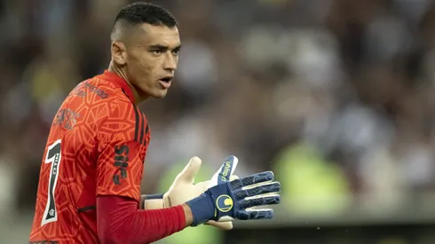 Goleiro pode ficar mais um pouco no Flamengo - Foto: Jorge Rodrigues/AGIF.