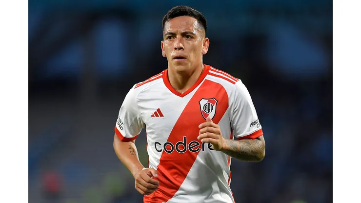 CORDOBA, ARGENTINA - DECEMBER 03: Esequiel Barco of River Plate looks on during a quarter final match of Copa de la Liga Profesional 2023 between River Plate and Belgrano at Mario Alberto Kempes Stadium on December 03, 2023 in Cordoba, Argentina. (Photo by Hernan Cortez/Getty Images)