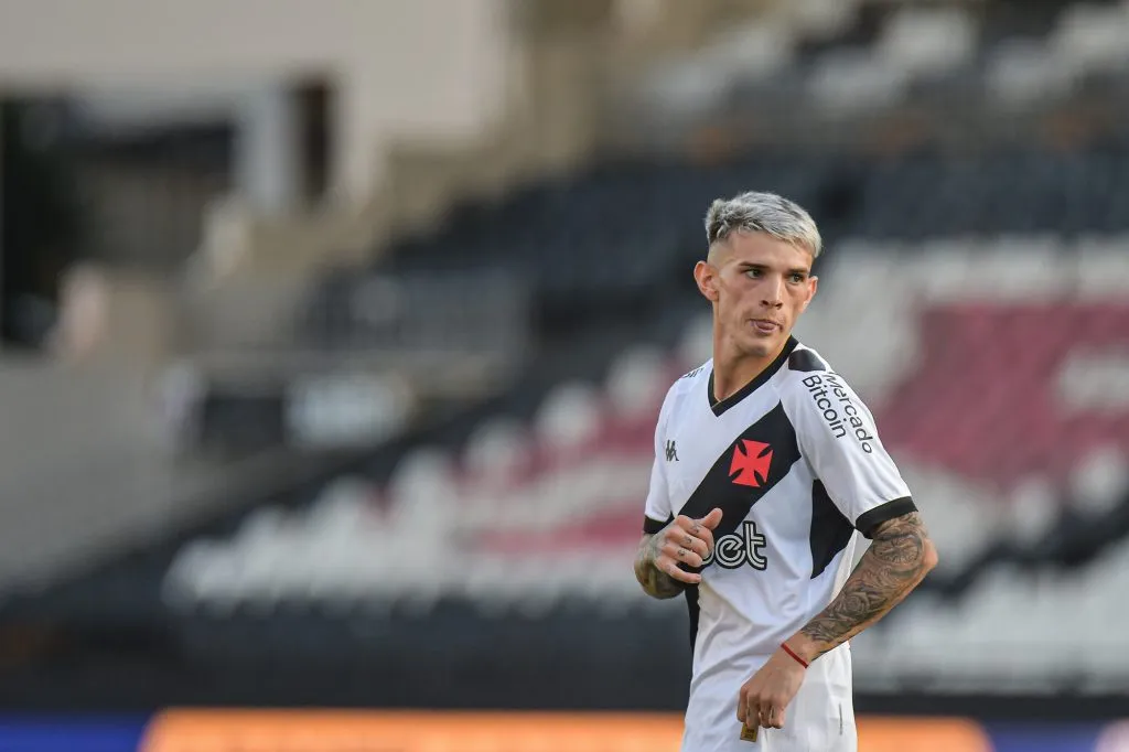 Orellano já afirmo que quer deixar o Vasco e se possível, o Brasil – Foto: Thiago Ribeiro/AGIF
