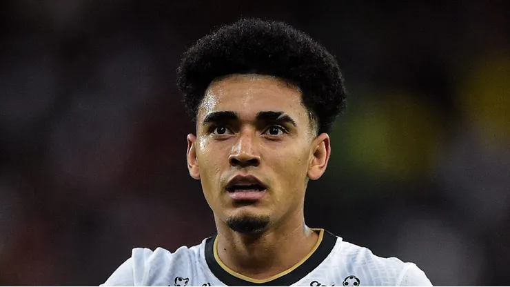 RJ - Rio de Janeiro - 02/11/2022 - BRASILEIRO A 2022, FLAMENGO X CORINTHIANS - Du Queiroz jogador do Corinthians comemora seu gol durante partida contra o Flamengo no estadio Maracana pelo campeonato Brasileiro A 2022. Foto: Thiago Ribeiro/AGIF