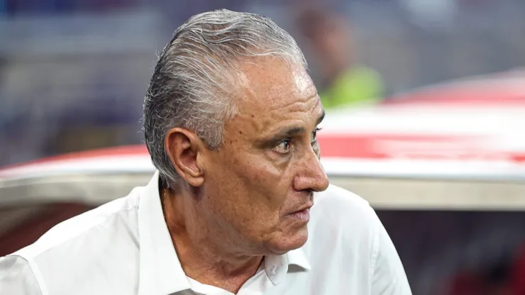 Tite espera por reforços no CRF Foto: Gilson Lobo/AGIF