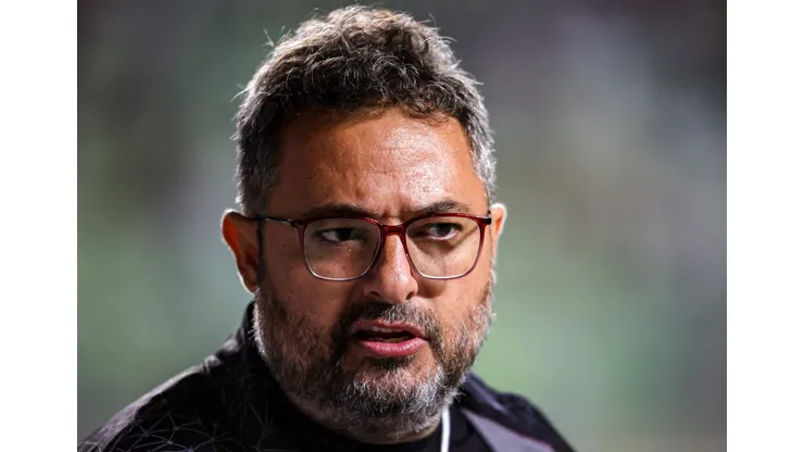 Alexandre Mattos concedeu sua primeira coletiva pelo Vascão - Foto: Gilson Junio/AGIF