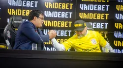 Augusto Melo anunciando a nova patrocinadora máster do Timão. Foto: Jozzu / redes sociais Corinthians