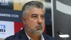 Gallo deixou claro que quem escala Santos é Carille e não há 'acordo' para Morelos ser titular