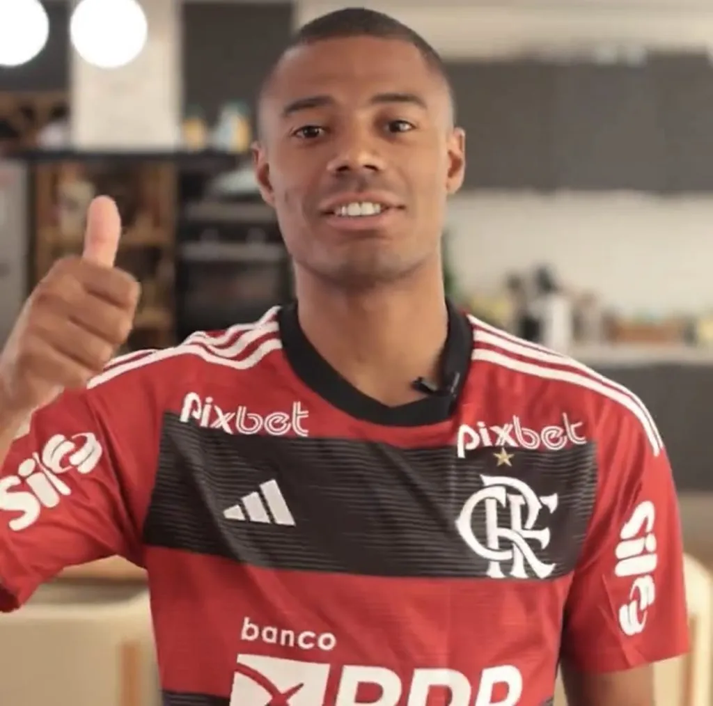 De La Cruz com a camisa do Flamengo. Foto: redes sociais / Flamengo