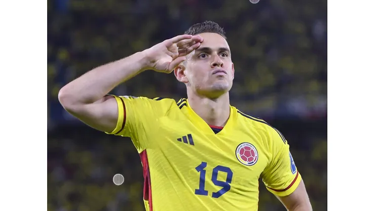 Rafael Borré, em ação pela Seleção Colombiana - Foto: Gabriel Aponte/Getty Images