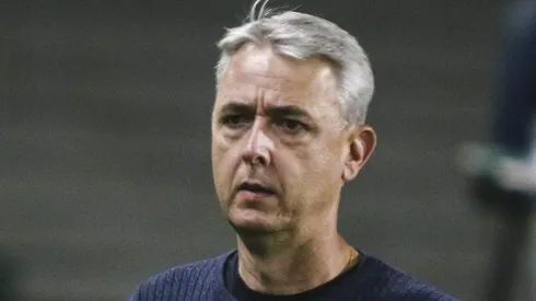 Tiago Nunes tecnico do Coritiba durante partida contra o Botafogo no estadio Couto Pereira pelo campeonato Brasileiro A 2023. Gabriel Machado/AGIF