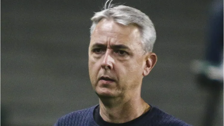 Tiago Nunes tecnico do Coritiba durante partida contra o Botafogo no estadio Couto Pereira pelo campeonato Brasileiro A 2023. Gabriel Machado/AGIF