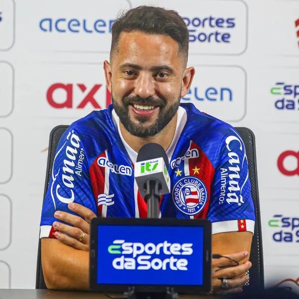 Everton Ribeiro durante apresentação no Bahia. Foto: Tiago Caldas / Bahia