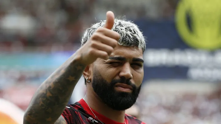 Gabigol com a camisa do Mengo. Foto: Wagner Meier/Getty Images.