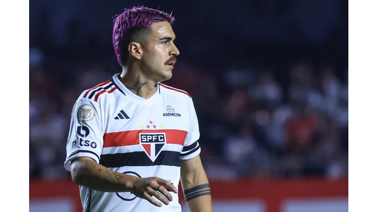 Gabriel Neves e + um meia não jogam mais pelo São Paulp. Foto: Marcello Zambrana/AGIF