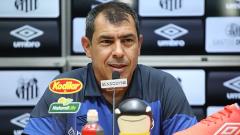 Carille contou com Cazares e Jorge na reapresentação do Santos para 2024 -Foto: Pedro Ernesto Guerra Azevedo/Santos FC