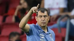 Fabio Carille tecnico do Santos durante partida contra o Internacional no estadio Beira-Rio pelo campeonato Brasileiro A 2021. Pedro H. Tesch/AGIF