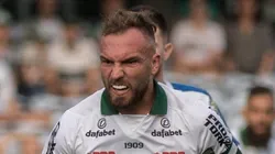 Foto: Robson Mafra/AGIF - Willian Farias em partida pelo Coritiba