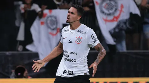 Corinthians se aproxima da contratação de zagueiro para fazer dupla com Veríssimo. Foto: Ettore Chiereguini/AGIF