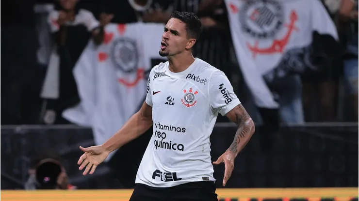 Corinthians se aproxima da contratação de zagueiro para fazer dupla com Veríssimo. Foto: Ettore Chiereguini/AGIF