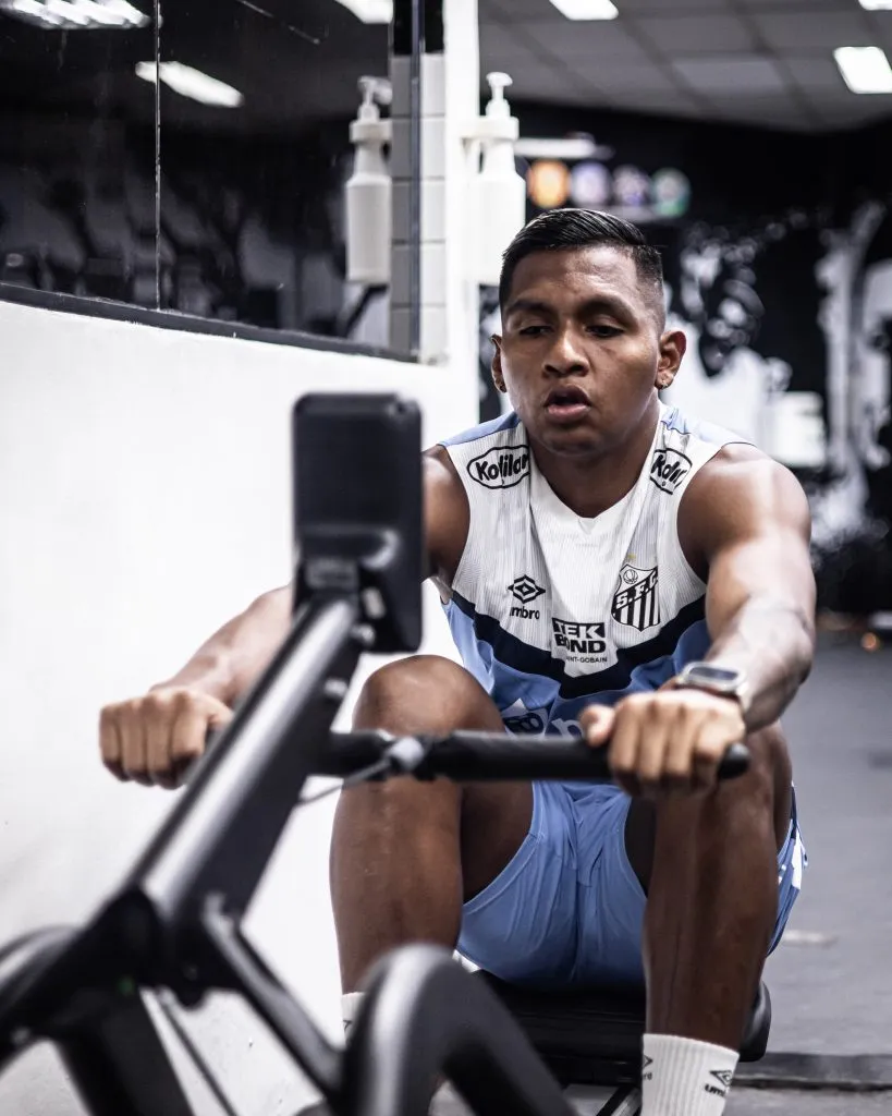 Morelos durante treinamento no CT Rei Pelé. Foto: Raul Baretta/ Santos FC