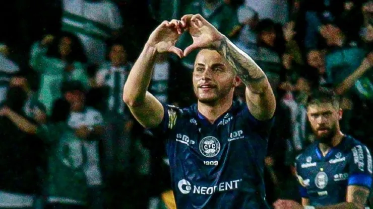 Foto: Gabriel Machado/AGIF - Bruno Gomes em partida pelo Coritiba