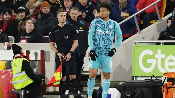 Foto: Warren Little/Getty Images - João Gomes foi expulso com cartão inusitado