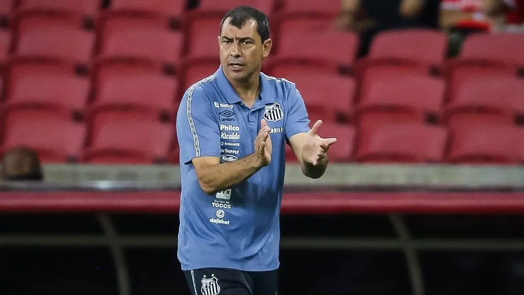 Foto: Pedro H. Tesch/AGIF - Carille teve chegada polêmica no Santos