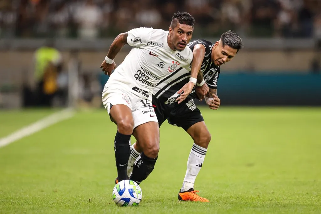 Paulinho atuando pelo Corinthians em maio de 2023 na Copa do Brasil. Foto: Gilson Junio/AGIF