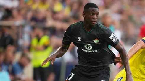 Luiz Henrique com a camisa do Real Bétis - Foto: Aitor Alcalde/Getty Images