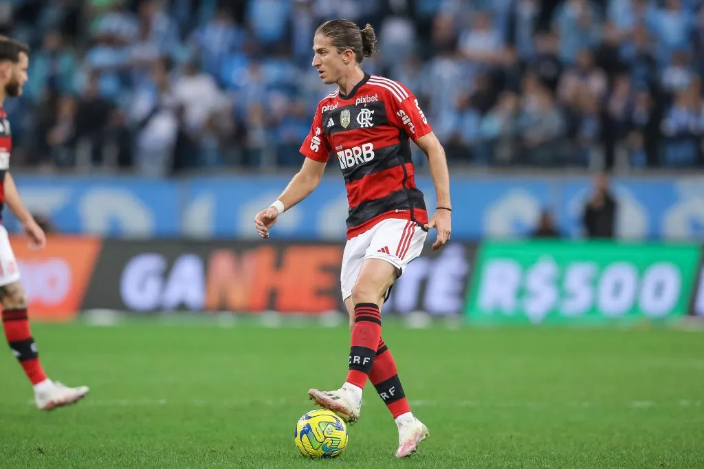 Filipe Luis jogando pelo Flamengo. Foto: Pedro H. Tesch/AGIF