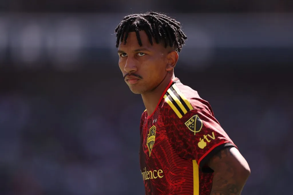 Léo Chú com a camisa do Seattle Sounders. Foto: Steph Chambers/Getty Images