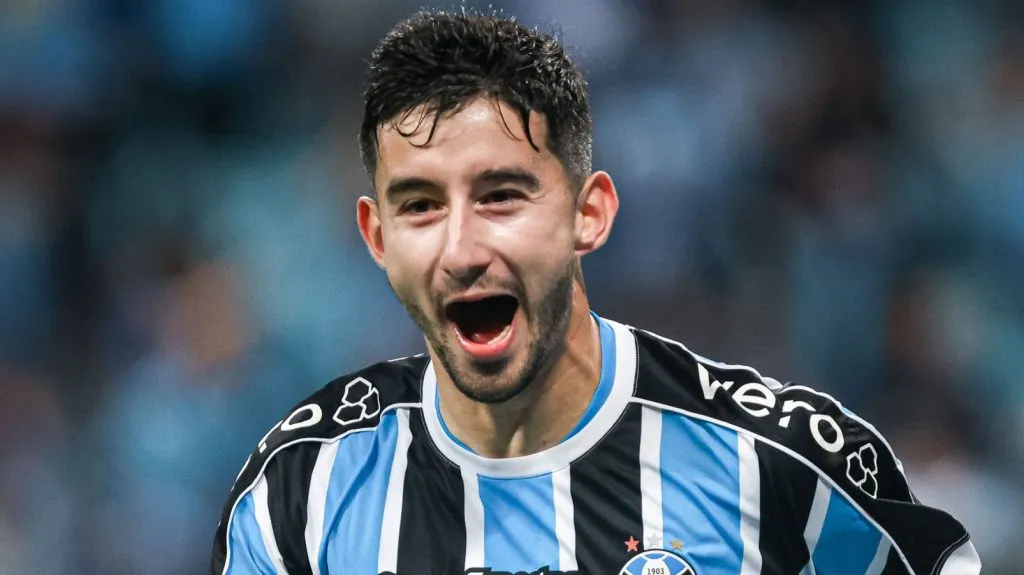 Foto: Maxi Franzoi/AGIF - Mathias Villasanti pelo Grêmio