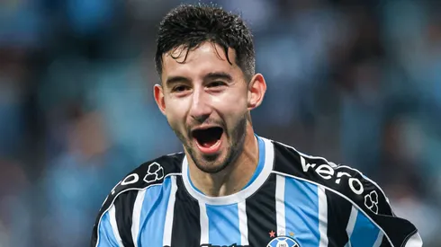 Foto: Maxi Franzoi/AGIF - Mathias Villasanti comemorando gol do Grêmio pela Copa do Brasil de 2023