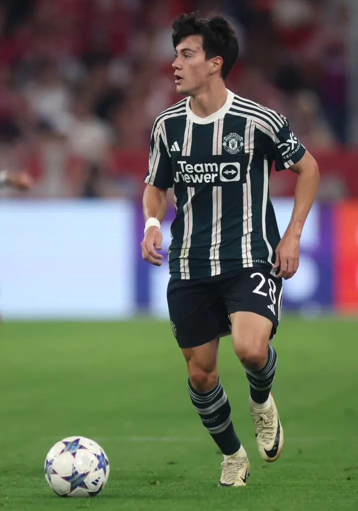 Facundo Pellistri em ação pelo Manchester United – Foto: Alex Grimm/Getty Images